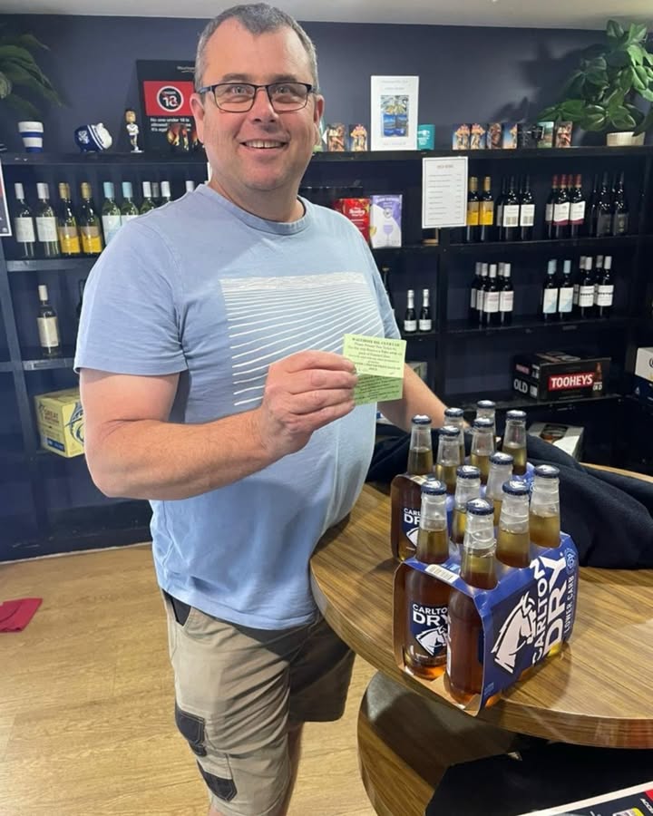 Featured image for “Stu’s Camper Adventure: Happy Hours, Six Packs, and Aussie Cheers at Wauchope RSL”